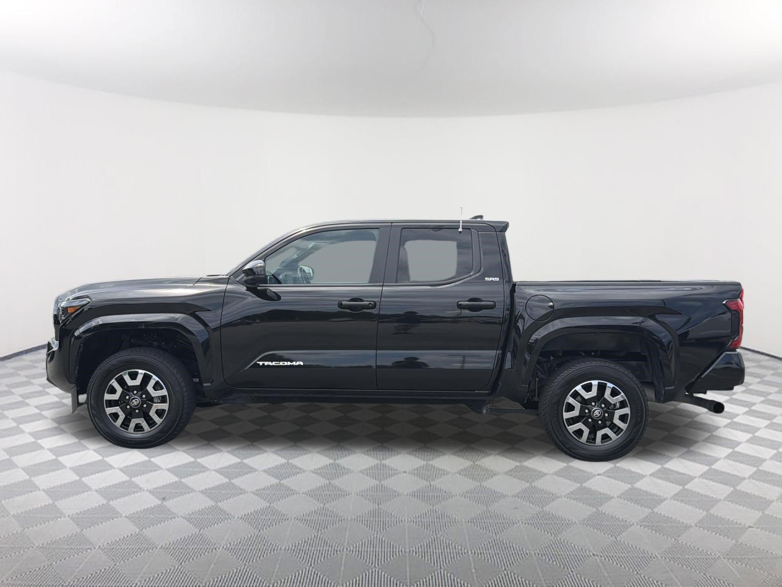 Certified 2024 Toyota Tacoma SR5 AWD/4WD image 14