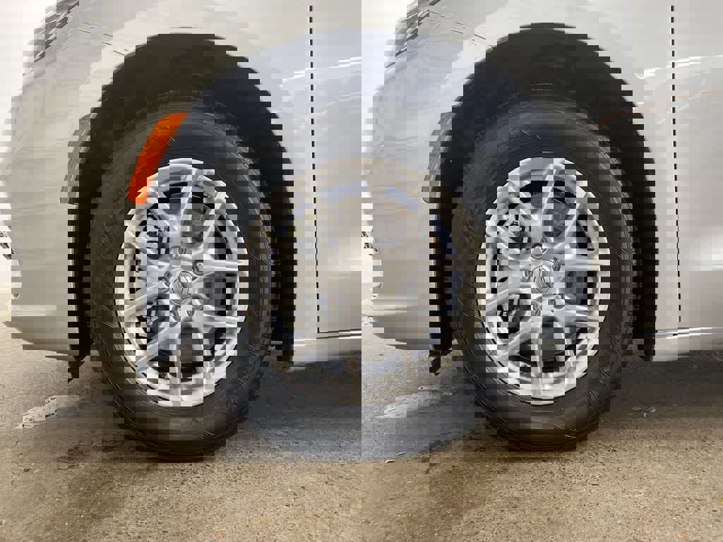 Used 2024 Chrysler Pacifica Touring-L image 12