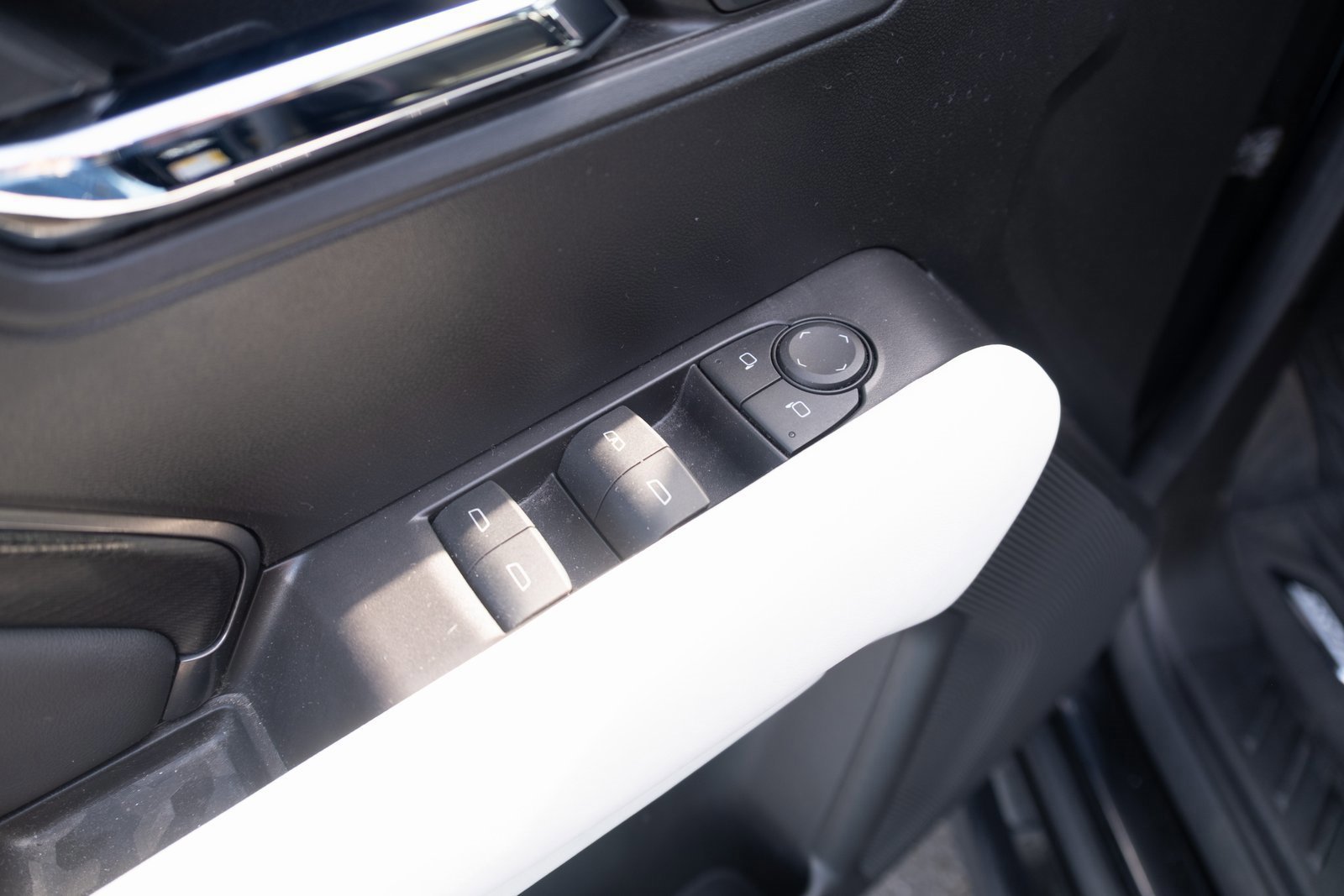 Used 2024 GMC Canyon AT4X image 16