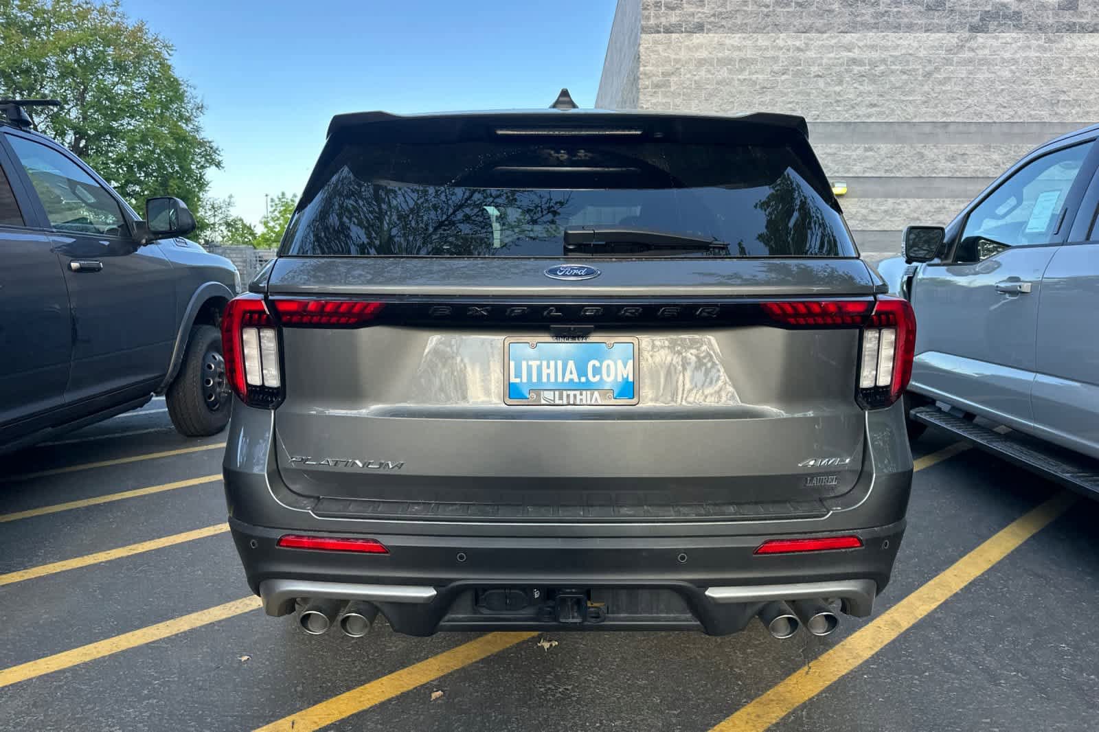 Used 2025 Ford Explorer Platinum w/ Ultimate Package AWD/4WD image 5