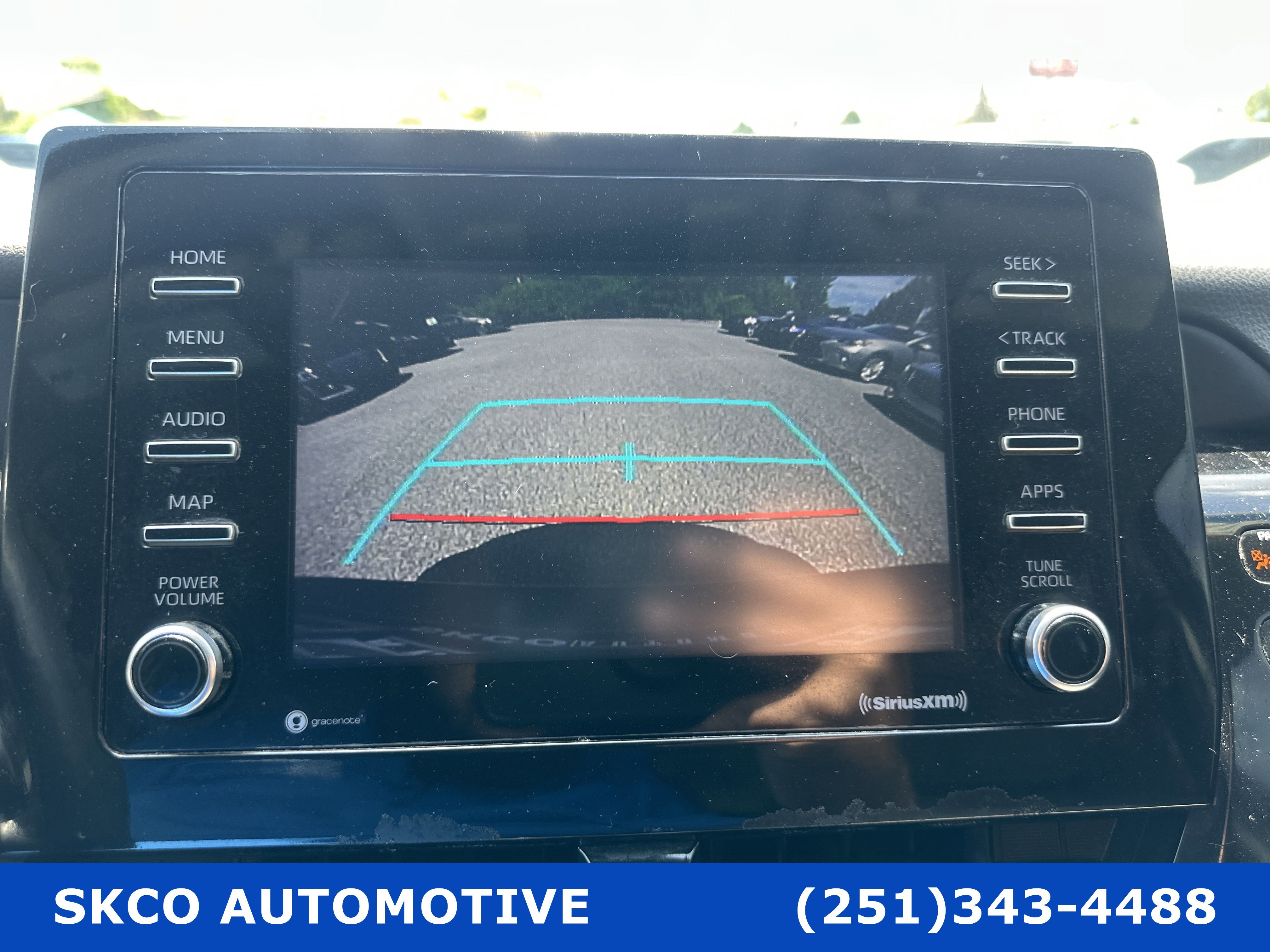 Used 2021 Toyota Camry SE FWD image 17
