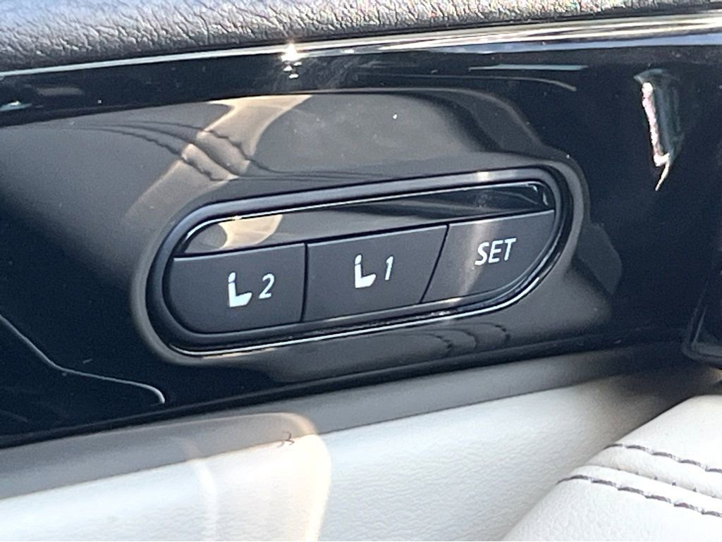 Certified 2025 INFINITI QX60 Pure image 23