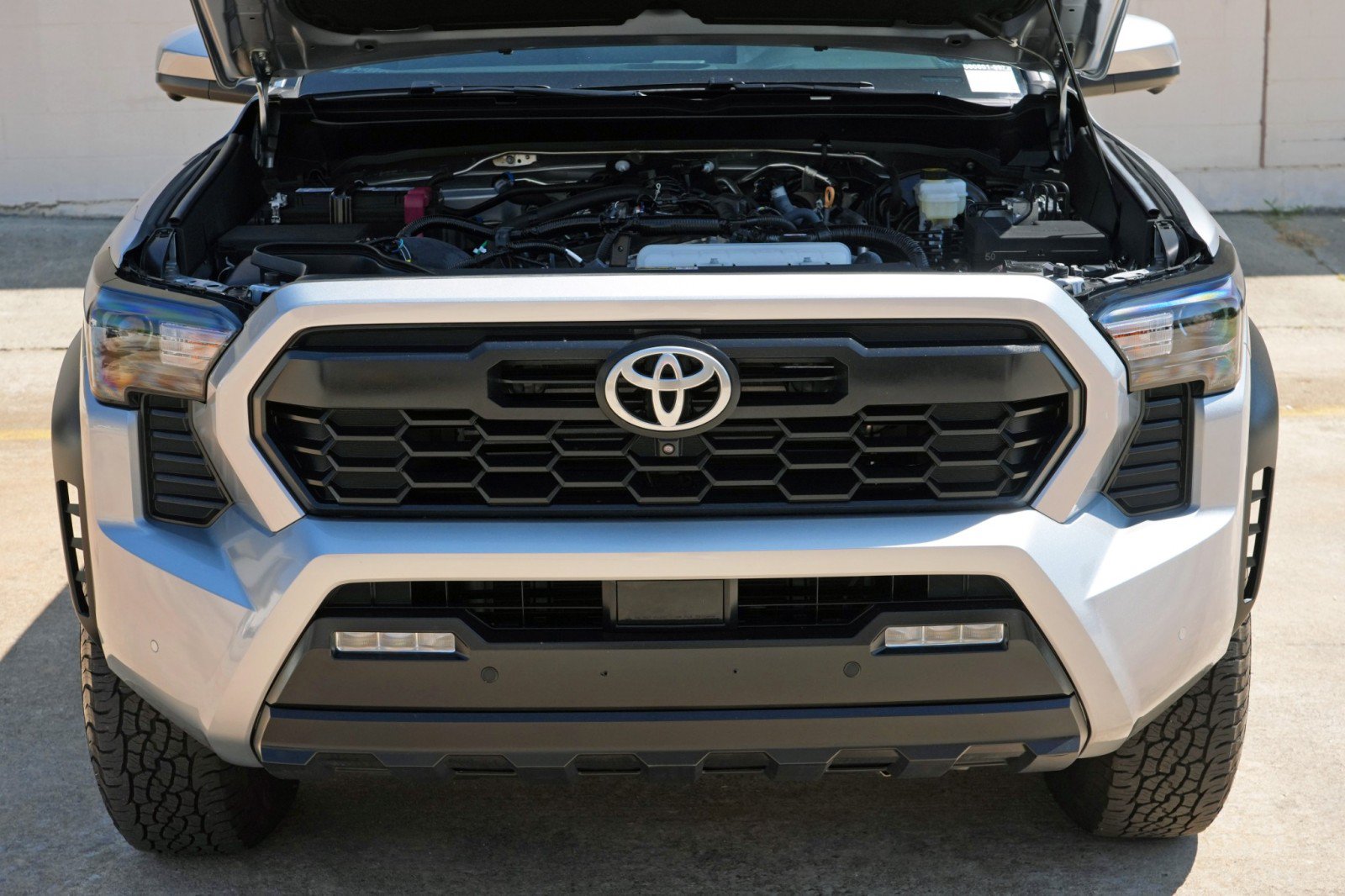 Used 2024 Toyota Tacoma TRD Off-Road w/ TRD Off Road Premium Package AWD/4WD image 8