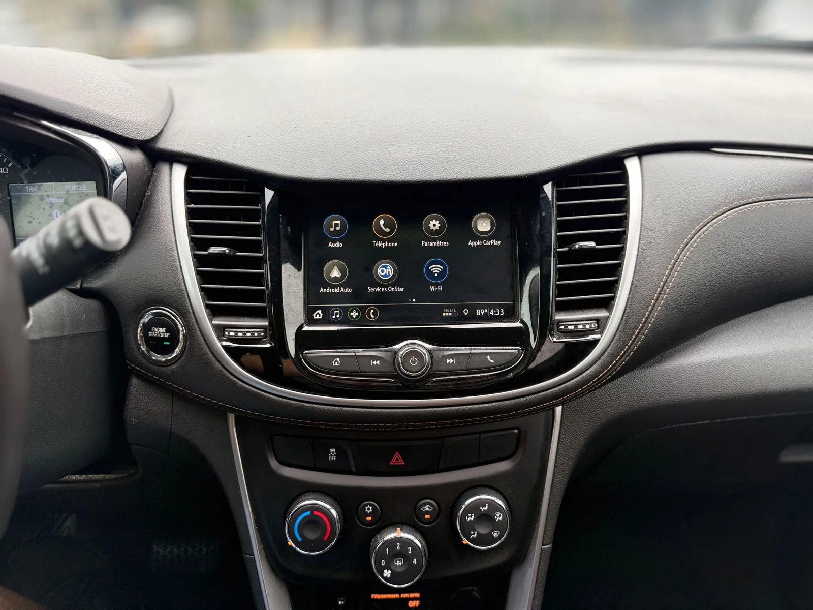Used 2019 Chevrolet Trax LT w/ LT Convenience Package image 17
