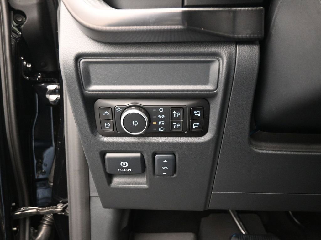 Used 2025 Ford F150 Platinum w/ Equipment Group 702A High AWD/4WD image 14