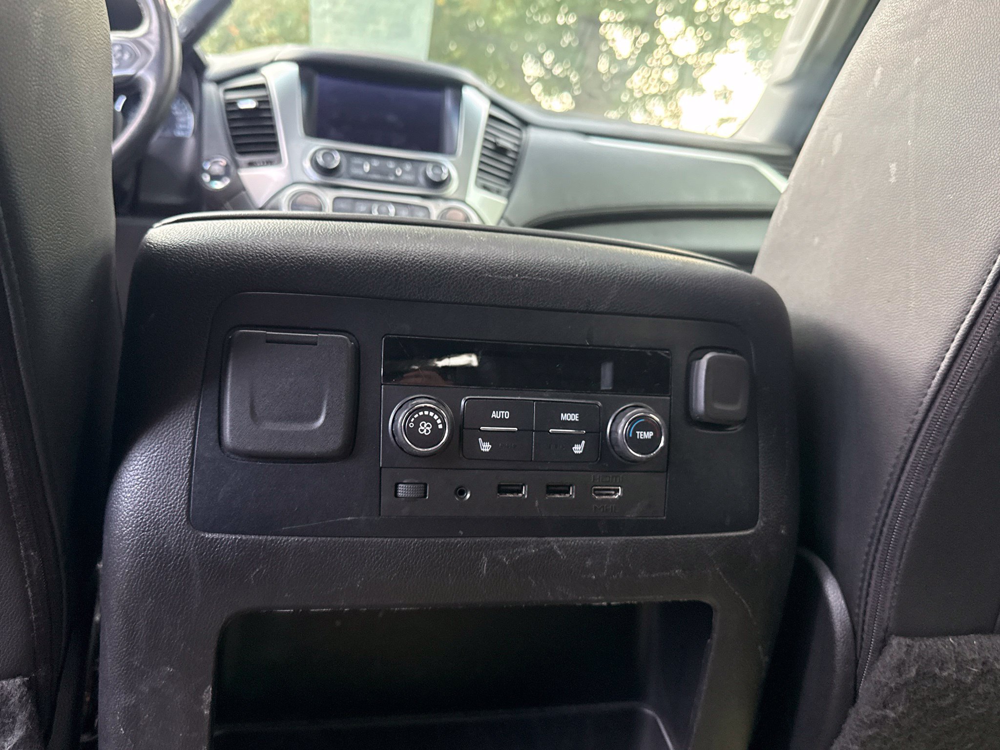Used 2019 Chevrolet Tahoe LT w/ LT Signature Package AWD/4WD image 16