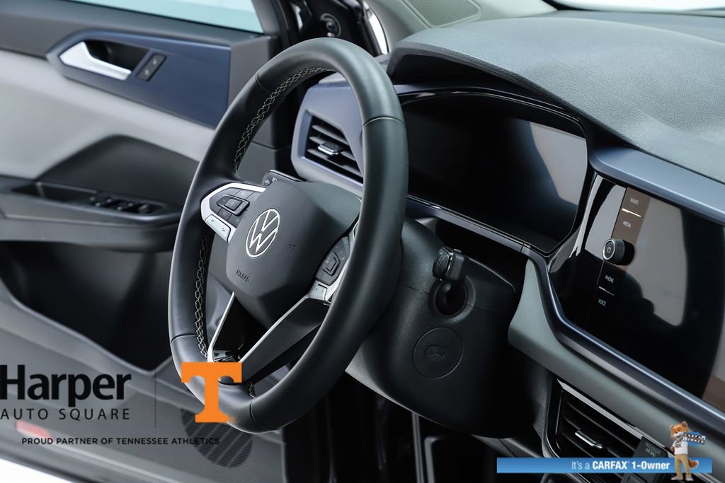 Used 2023 Volkswagen Taos SE w/ Panoramic Sunroof Package FWD image 34