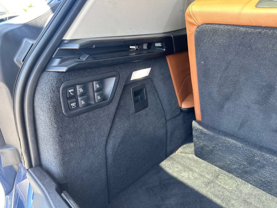 Used 2019 BMW X7 xDrive40i w/ Premium Package AWD/4WD image 33