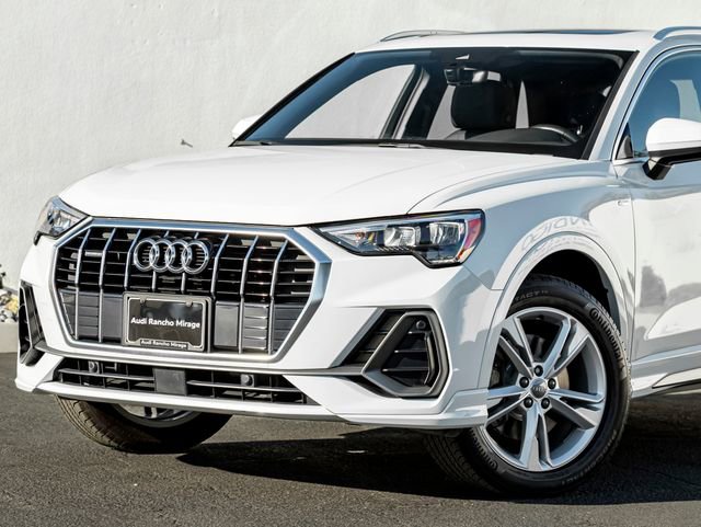 Used 2020 Audi Q3 2.0T Premium w/ Convenience Package image 2