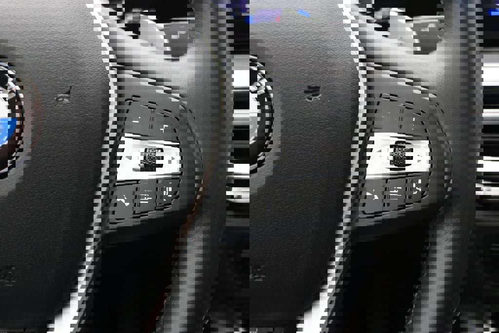 Used 2024 BMW 330i xDrive Sedan image 23