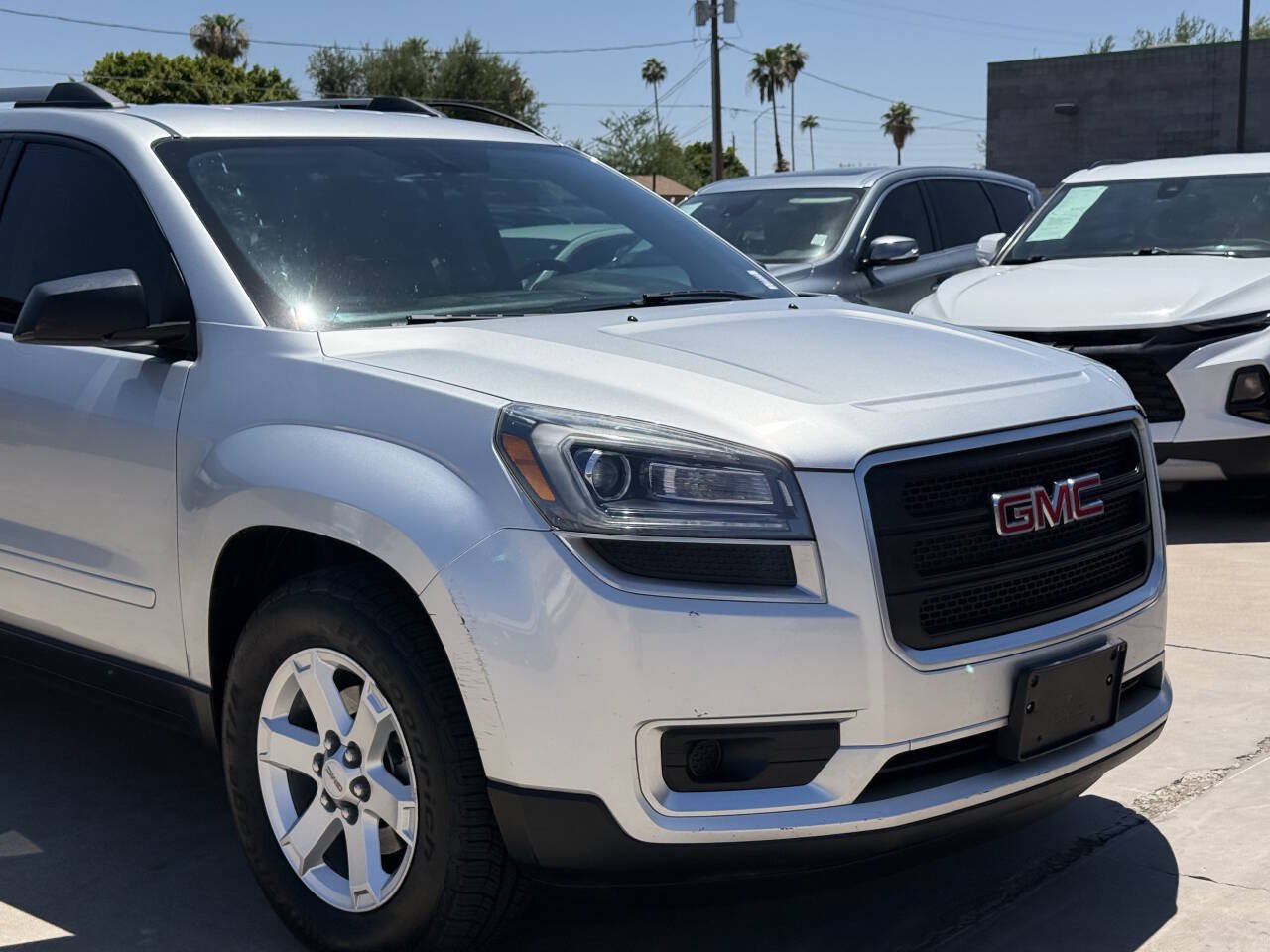 Used 2015 GMC Acadia SLE FWD image 19