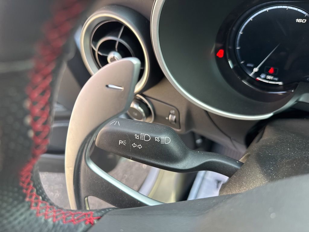 Used 2024 Alfa Romeo Stelvio AWD image 39