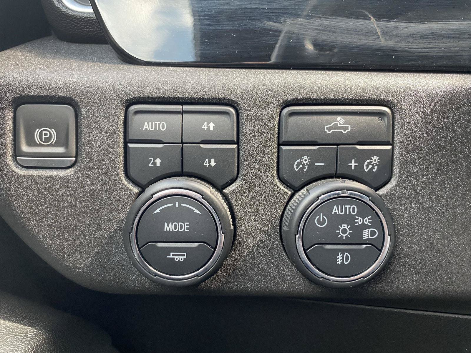 Used 2023 Chevrolet Silverado 1500 RST AWD/4WD image 17