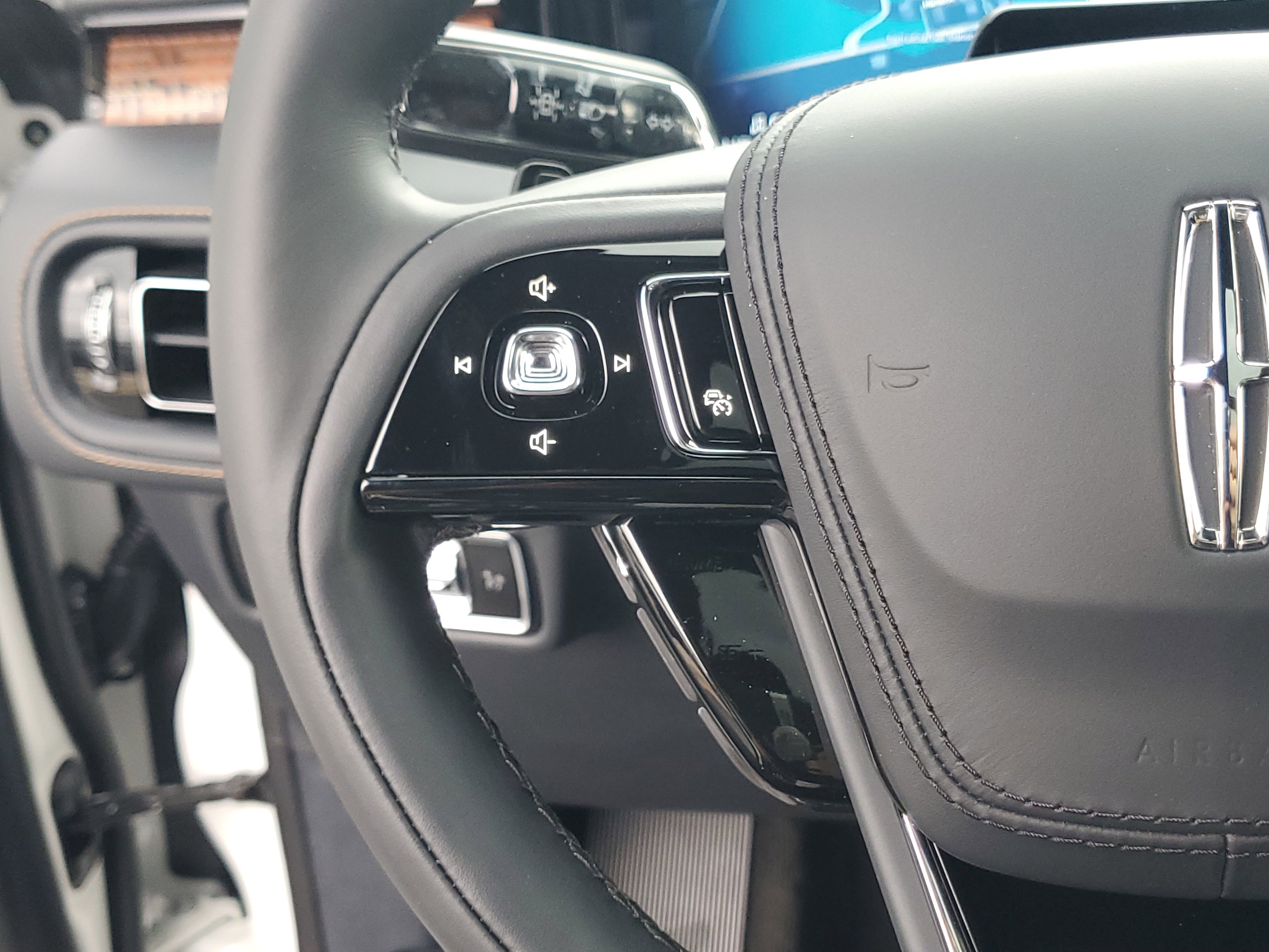 New 2026 Lincoln Aviator Black Label AWD/4WD image 16