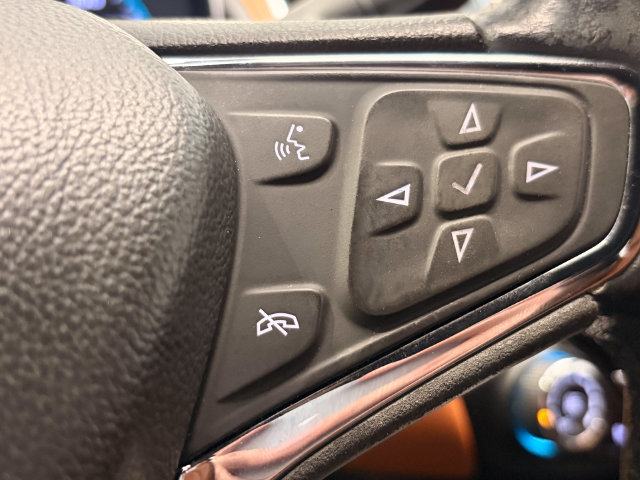 Used 2017 Chevrolet Cruze Premier FWD image 20
