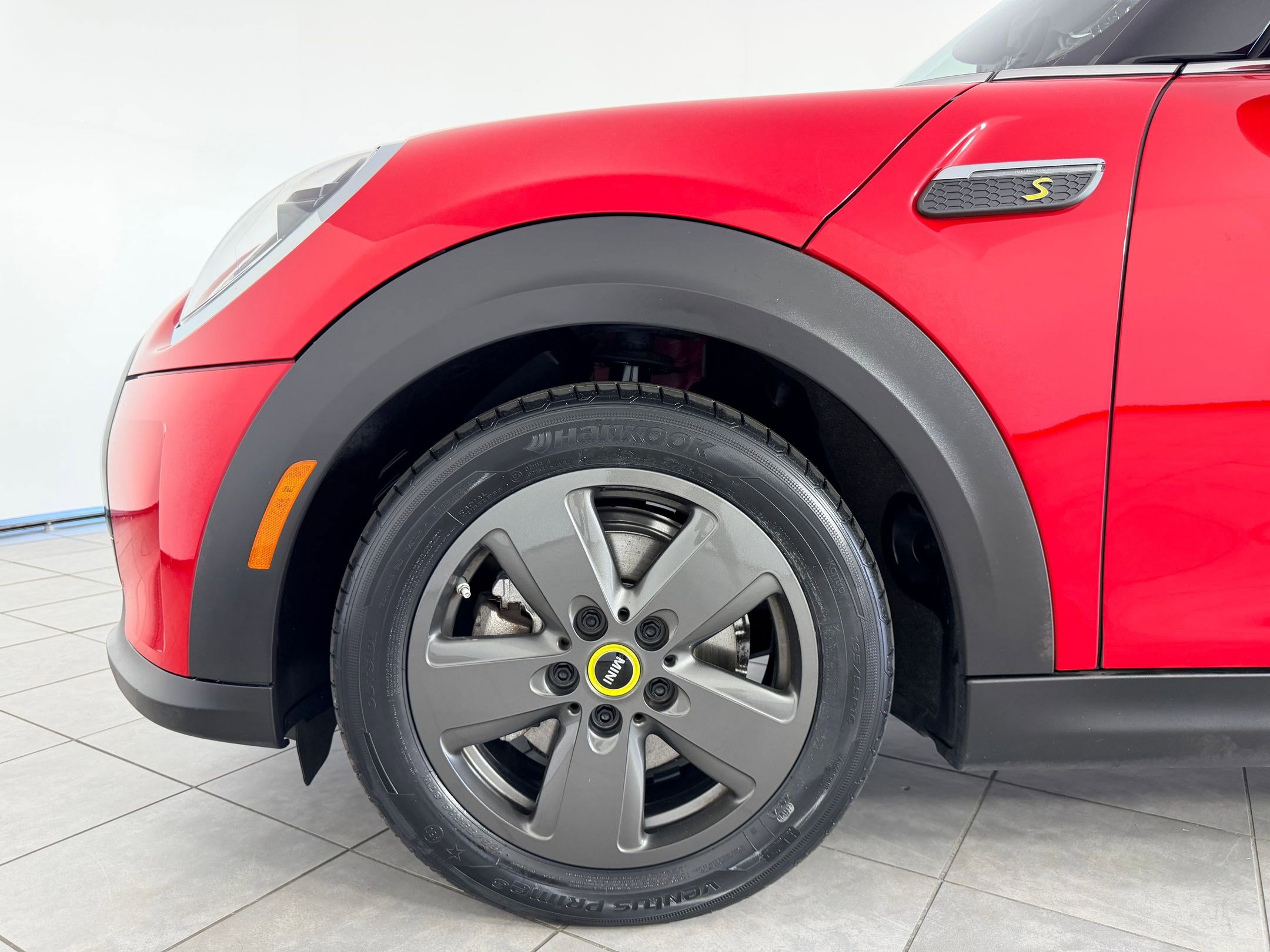 Certified 2024 MINI Cooper SE image 11