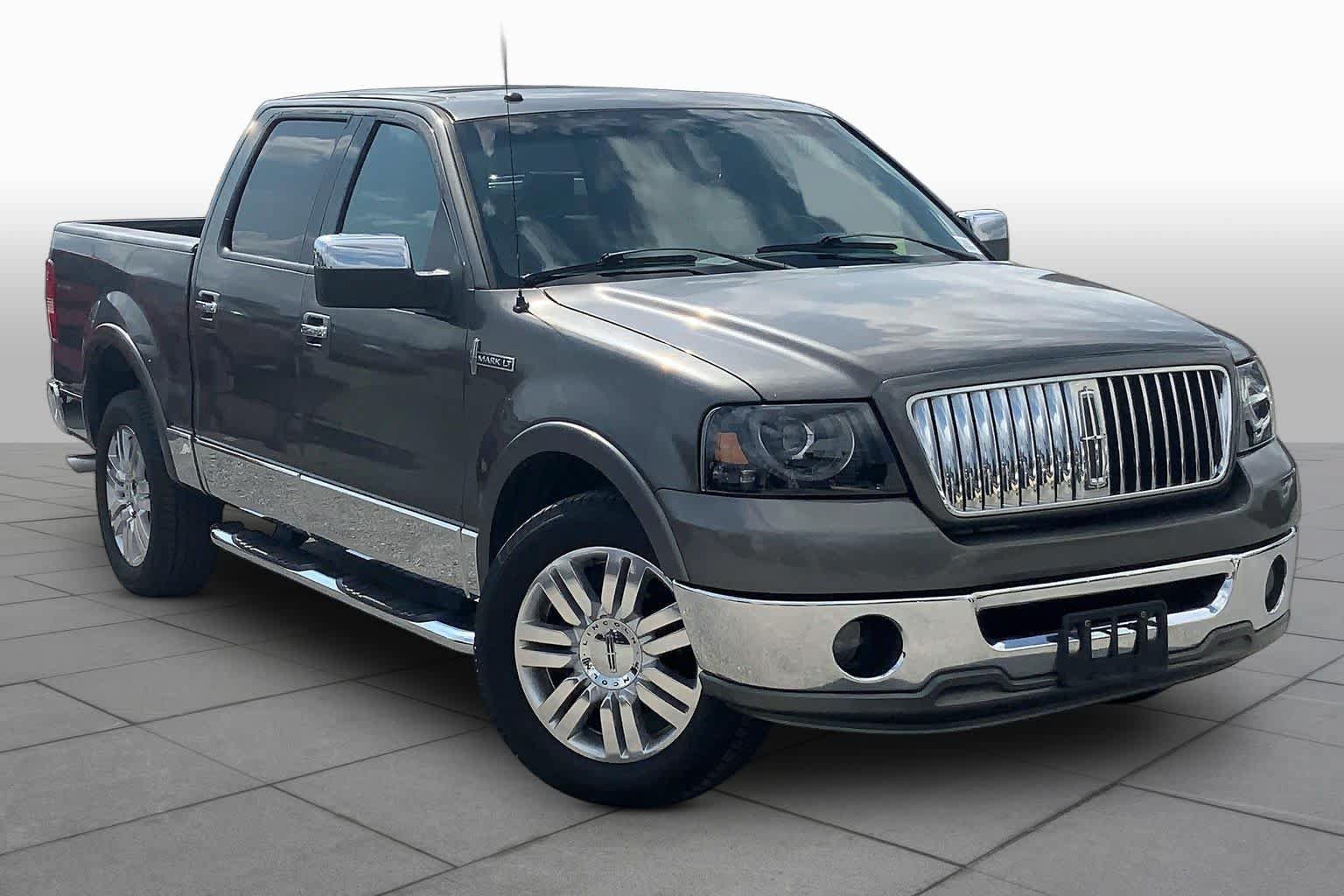 Used 2006 Lincoln Mark LT 2WD image 2