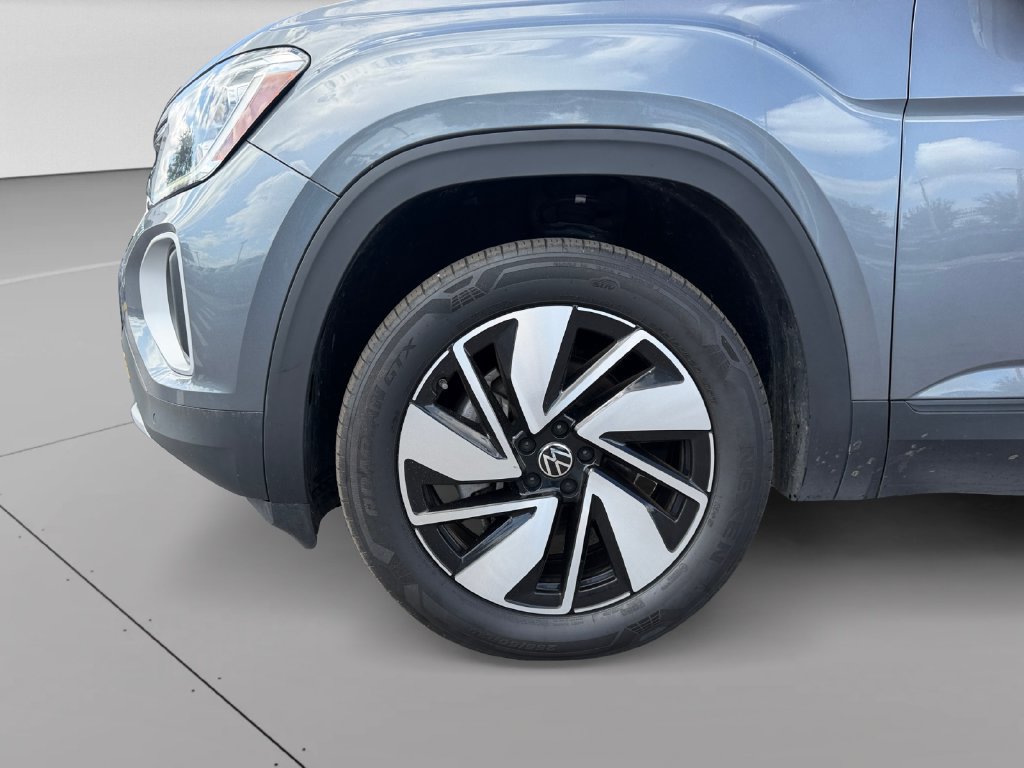 Used 2025 Volkswagen Atlas SE FWD image 30