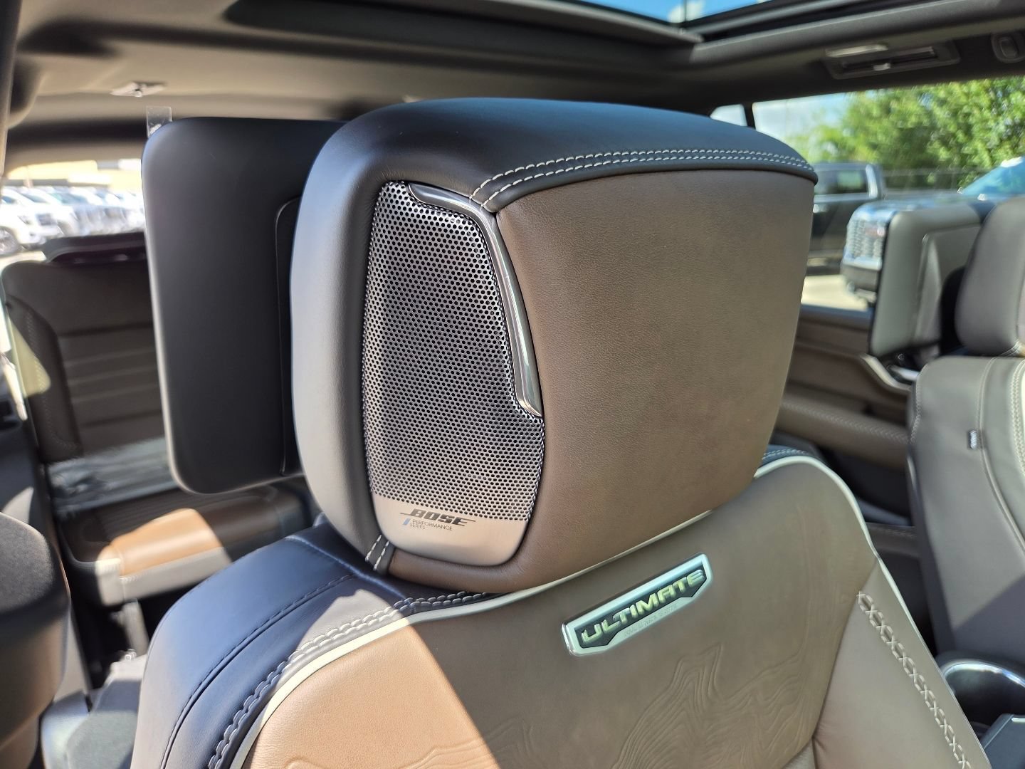 New 2026 GMC Yukon XL Denali Ultimate w/ LPO, Floor Liner Package AWD/4WD image 30