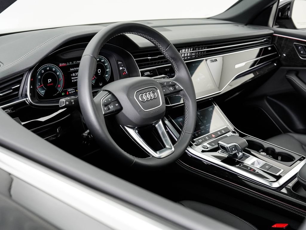 Certified 2024 Audi Q8 Premium Plus w/ Premium Plus Package AWD/4WD image 4