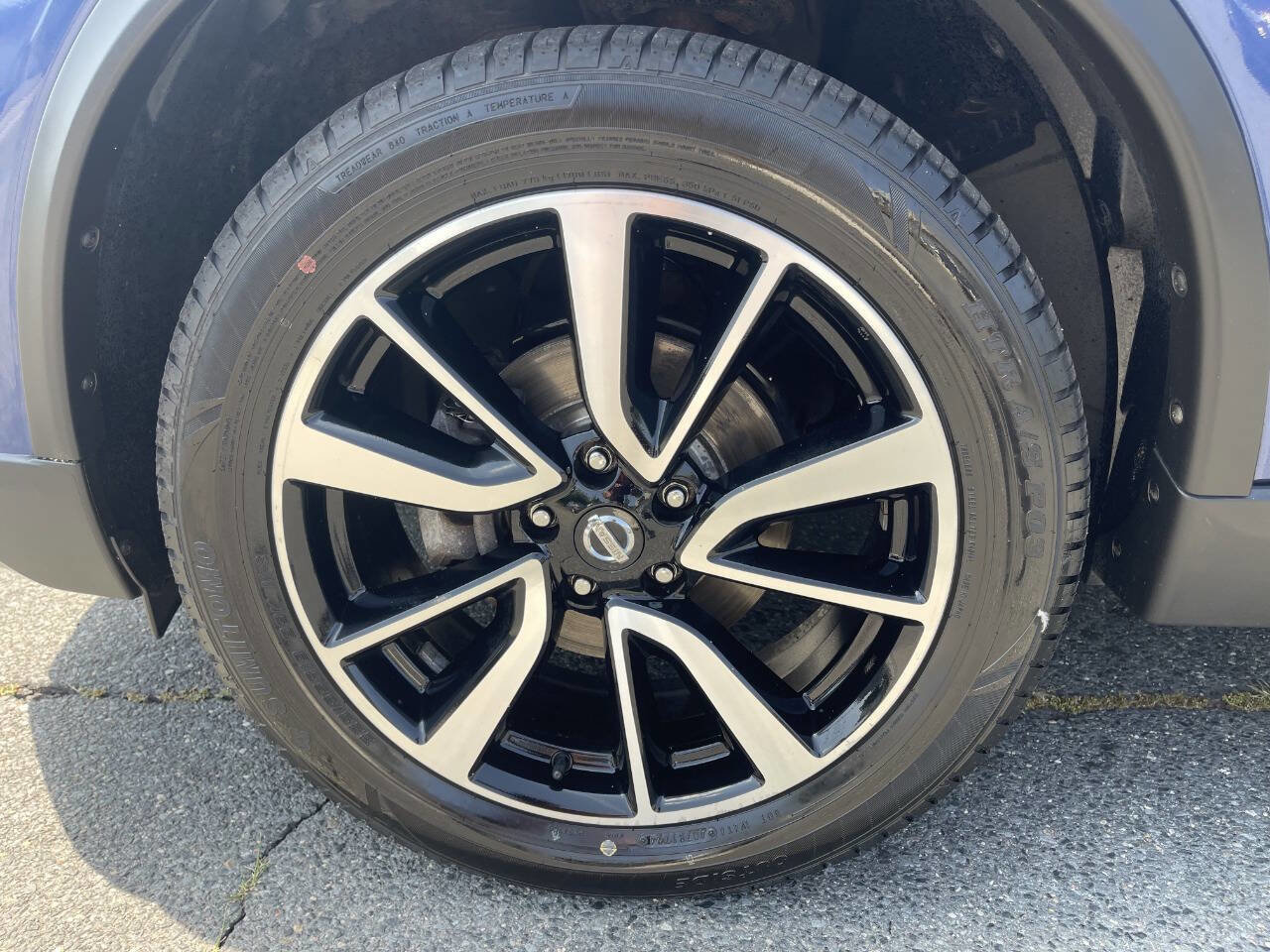 Used 2017 Nissan Rogue SL w/ SL Premium Package image 12