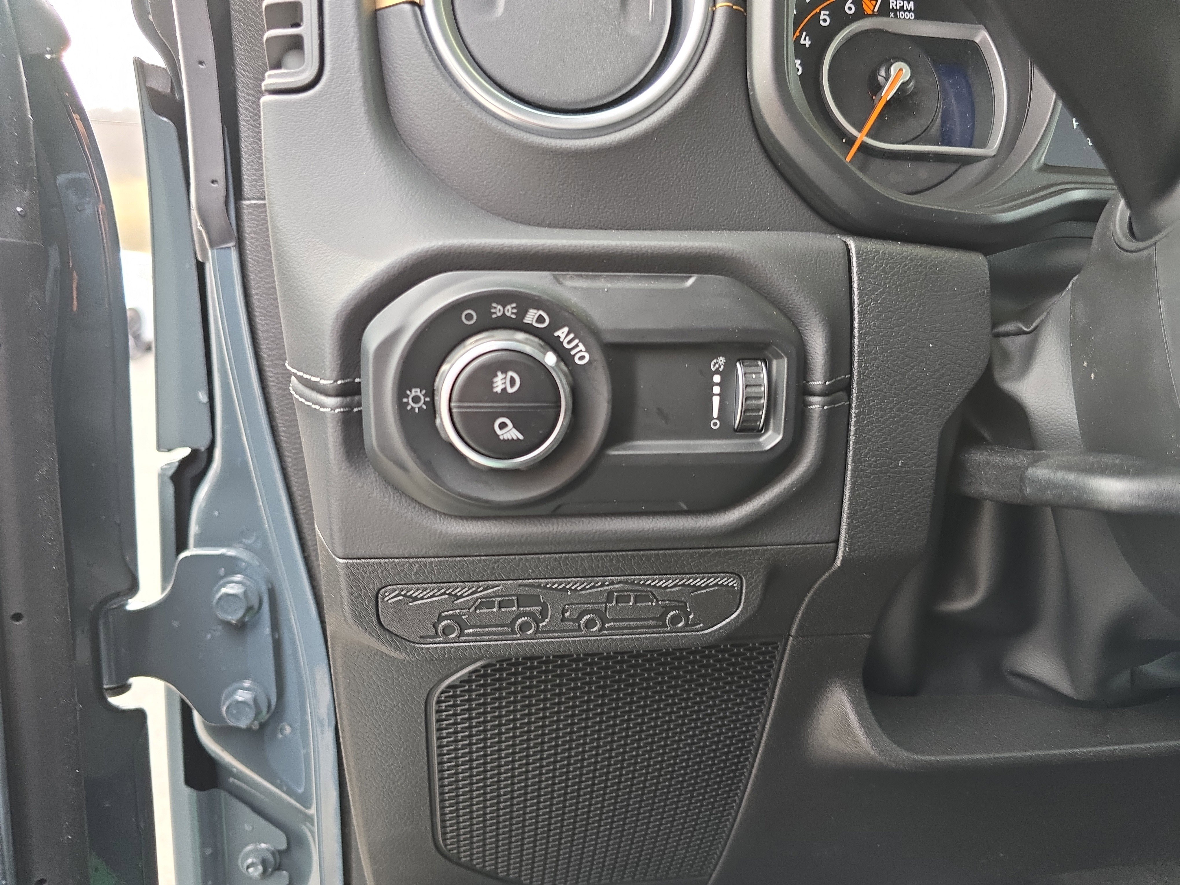 New 2025 Jeep Gladiator Sport w/ Premium Package image 18