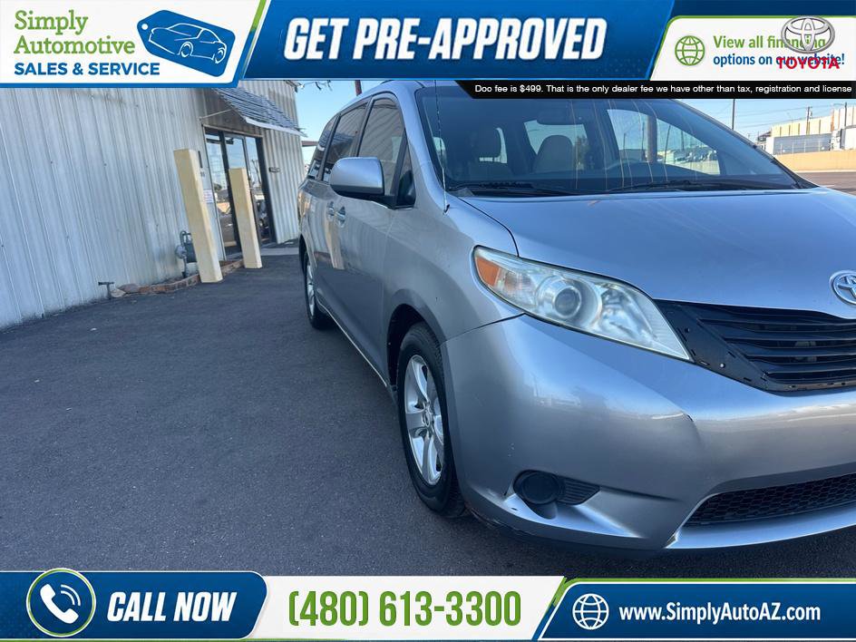 Used 2012 Toyota Sienna LE w/ Towing Pkg FWD image 4