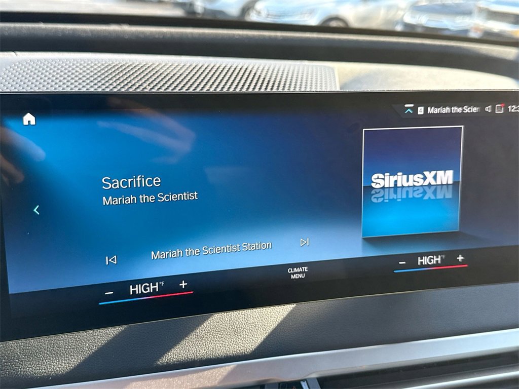 Used 2023 BMW iX xDrive50 w/ Ultimate Package 2 image 12