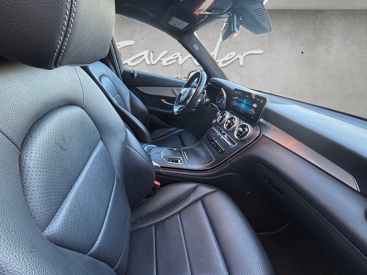 Used 2021 Mercedes-Benz GLC 300 image 29