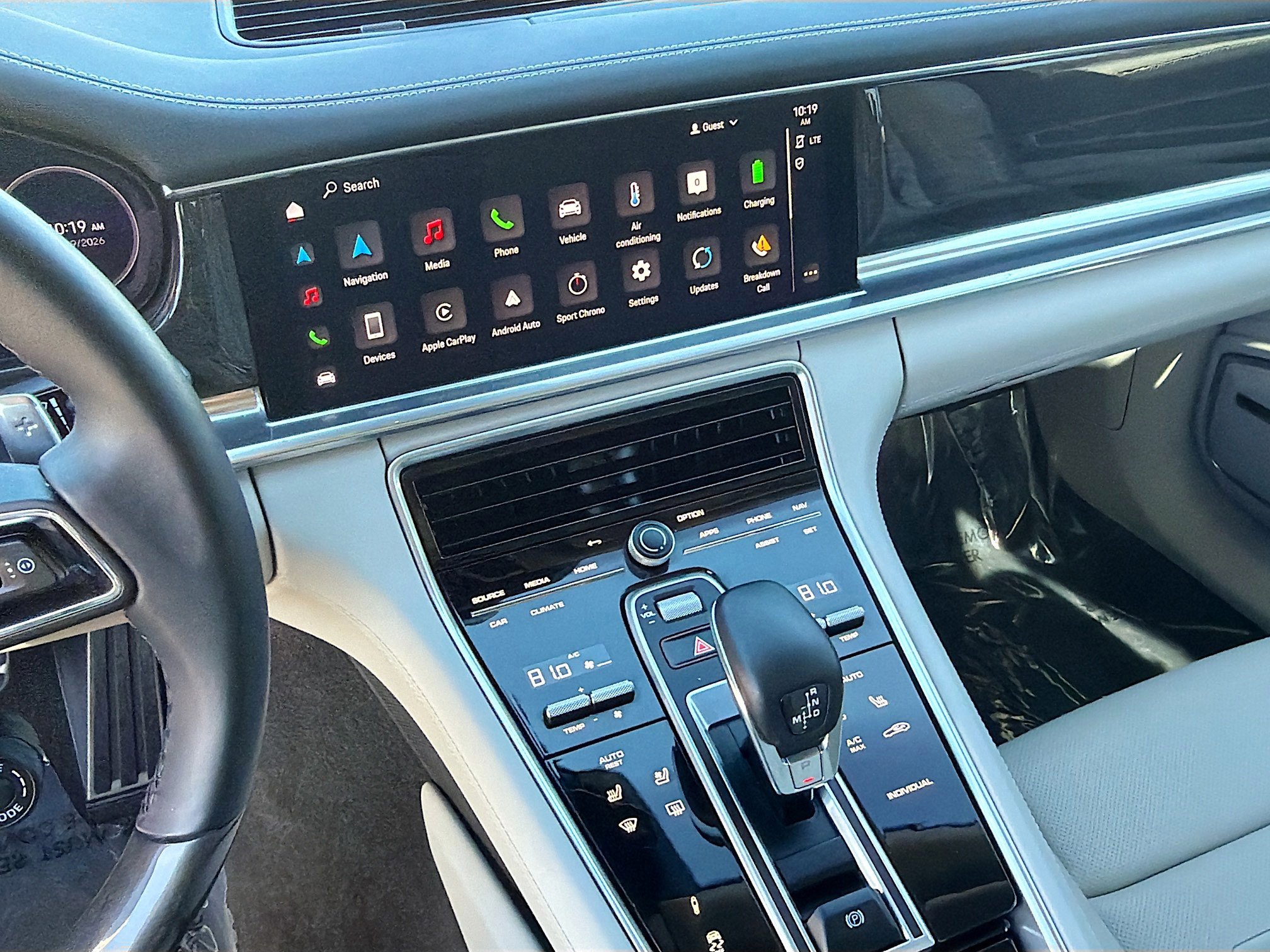 Used 2023 Porsche Panamera 4S w/ Premium Package image 27