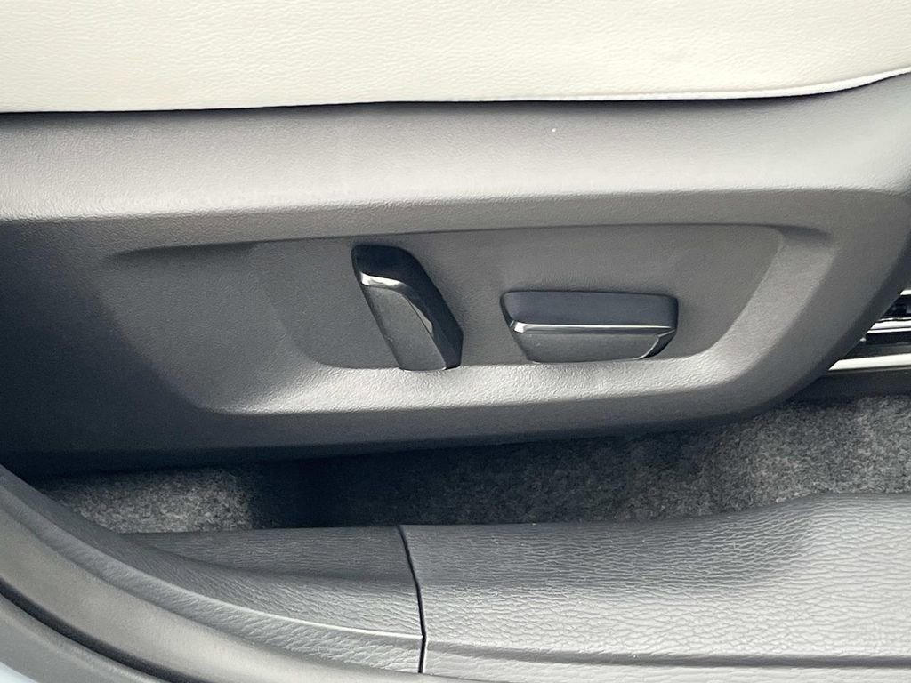 New 2026 Mitsubishi Outlander SEL FWD image 20