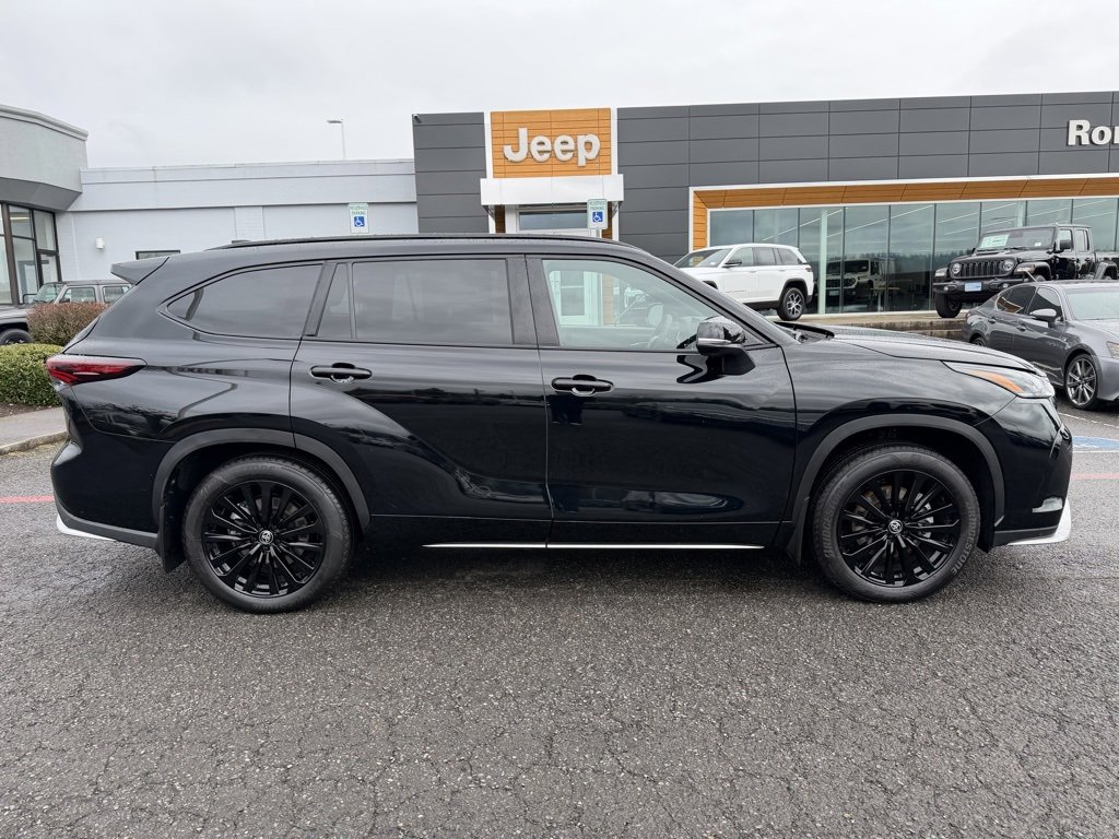 Used 2025 Toyota Highlander XSE image 9