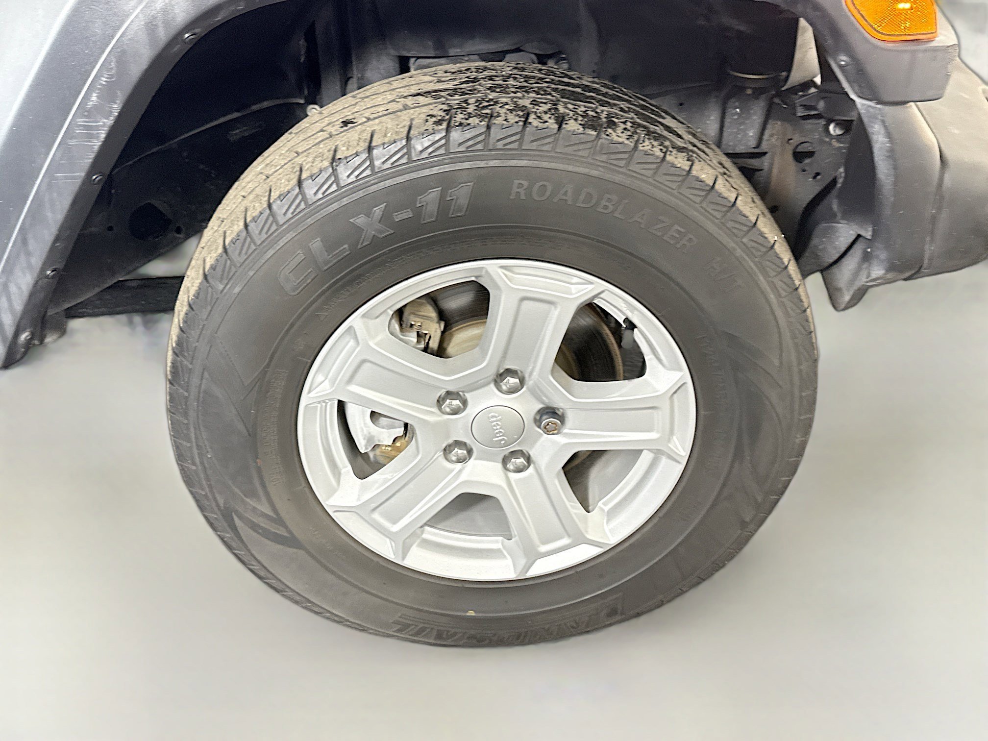 Used 2018 Jeep Wrangler Unlimited Sport S image 32