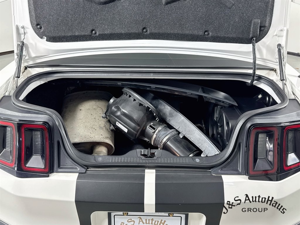 Used 2011 Ford Mustang Shelby GT500 w/ SVT Performance Pkg RWD image 31