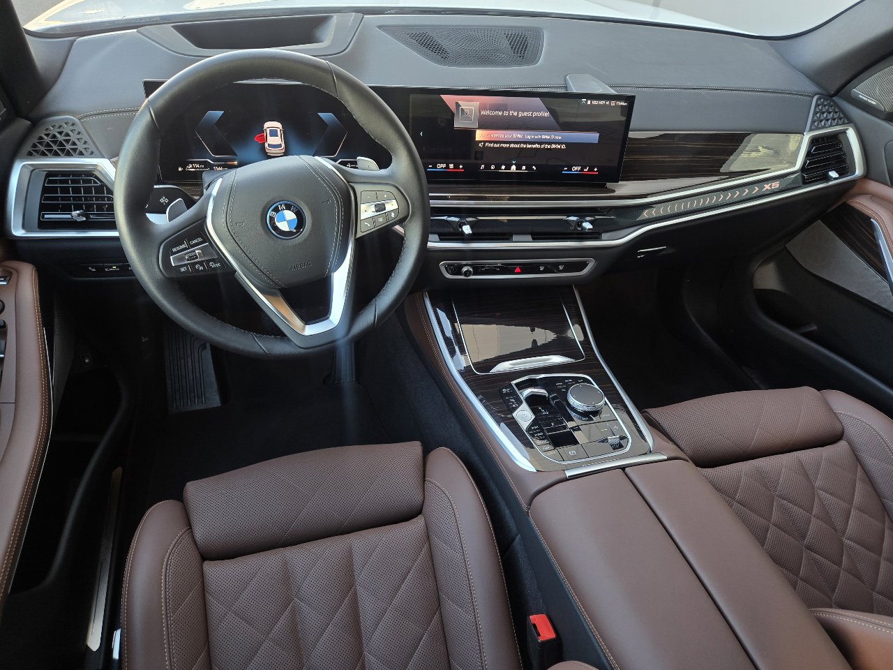 Used 2026 BMW X5 xDrive50e w/ Climate Comfort Package image 11