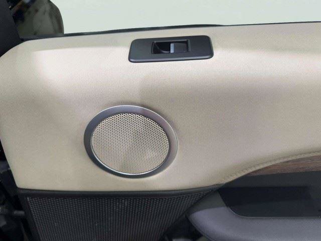 Used 2017 Land Rover Discovery HSE AWD/4WD image 44