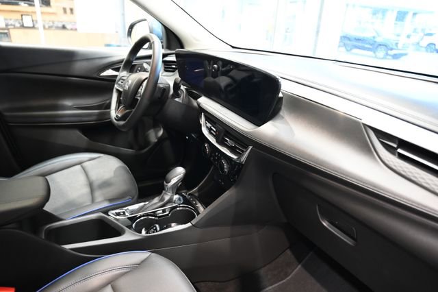 Used 2025 Buick Encore GX Sport Touring w/ Experience Buick Package image 13