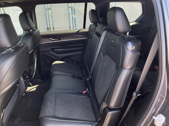New 2026 Jeep Grand Cherokee L 4WD image 10