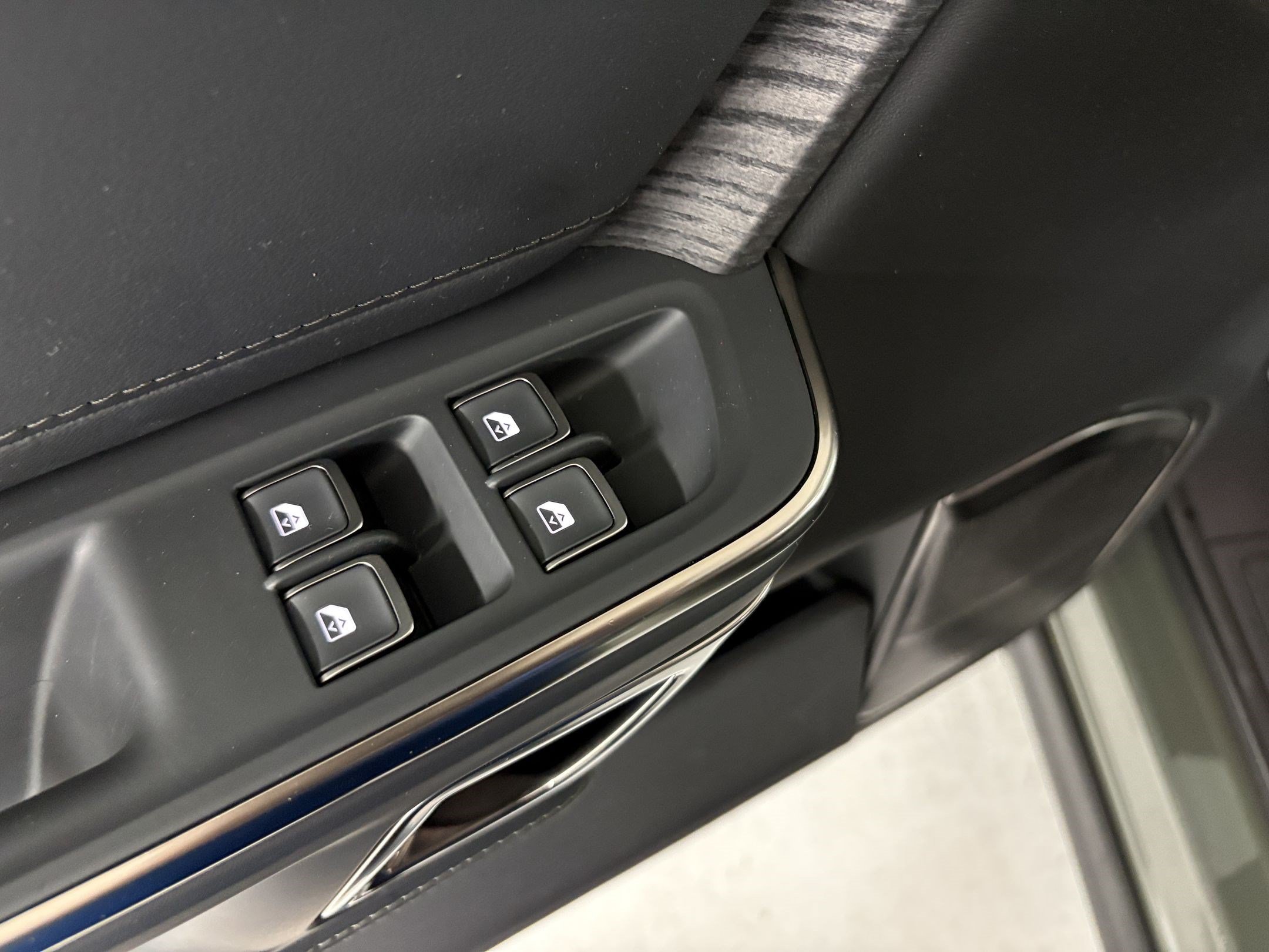 Used 2022 Rivian R1S Launch Edition Quad AWD/4WD image 26
