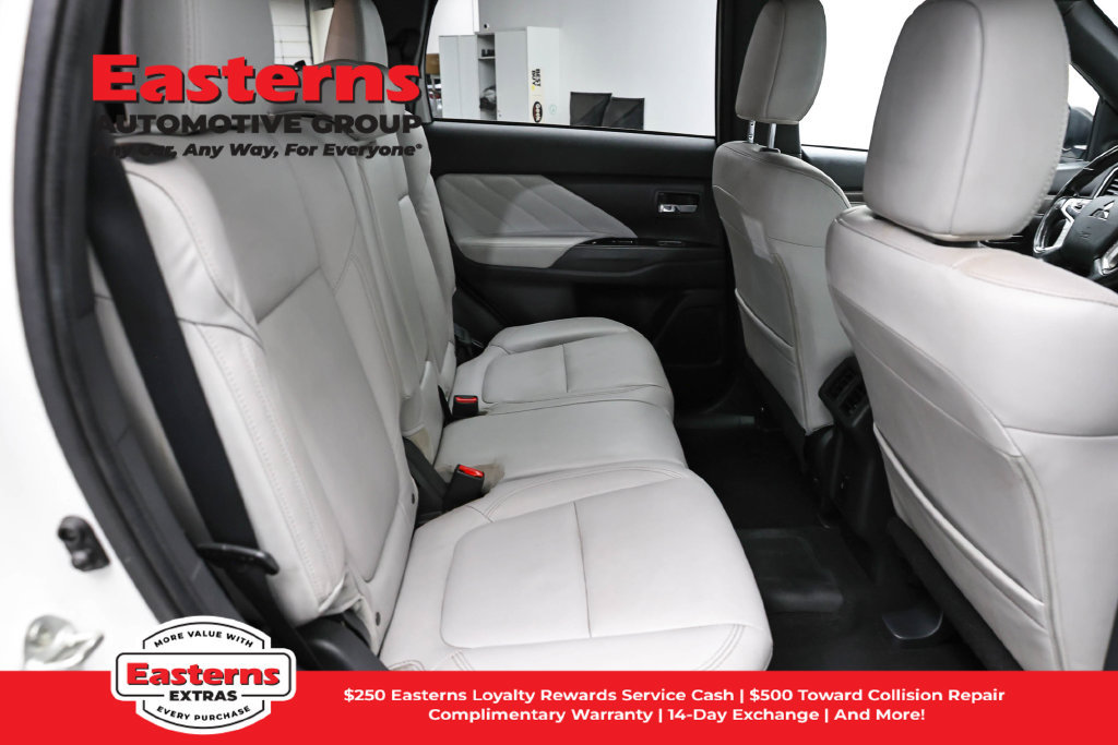 Used 2020 Mitsubishi Outlander SEL AWD/4WD image 23