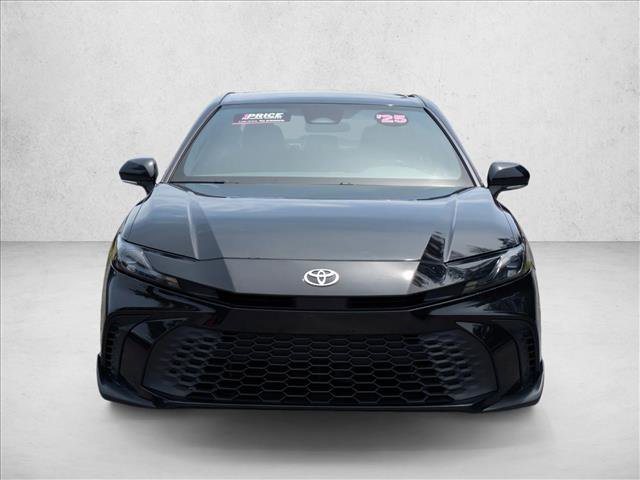 Used 2025 Toyota Camry SE FWD video 2