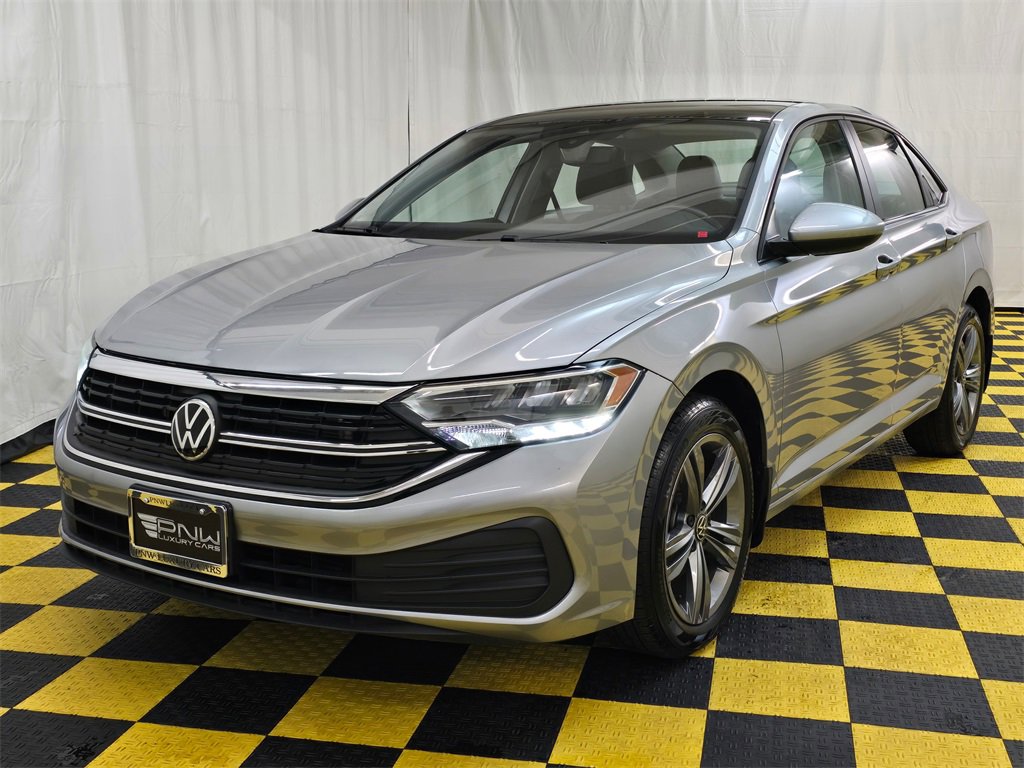 Used 2023 Volkswagen Jetta SE w/ Panoramic Sunroof Package image 7