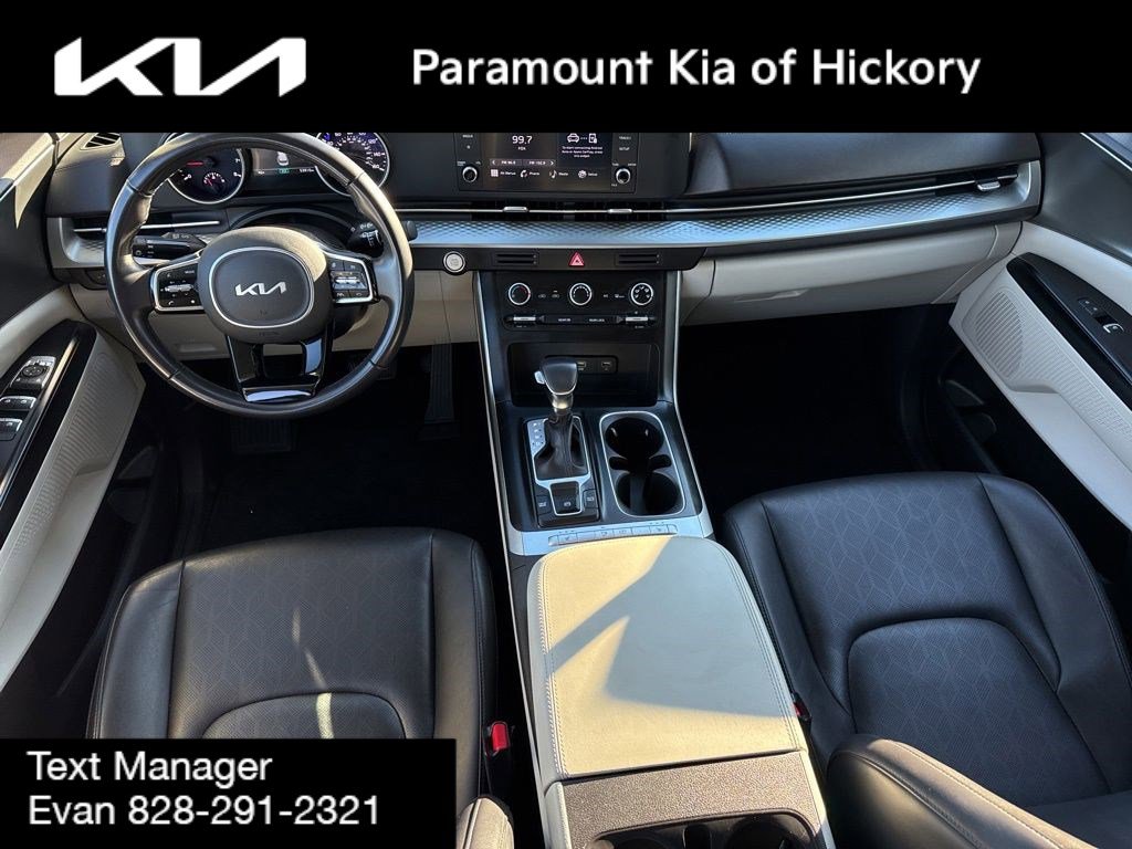 Used 2023 Kia Carnival LX image 20