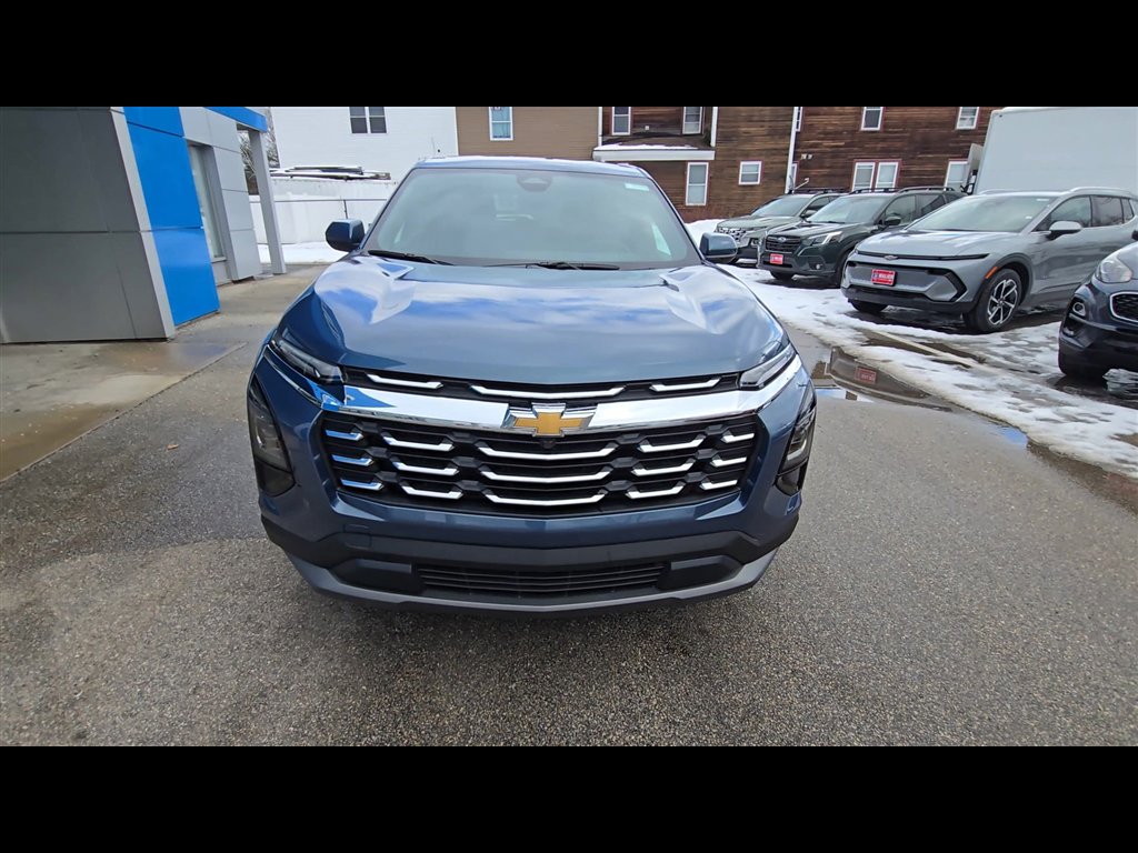 New 2026 Chevrolet Equinox LT image 3