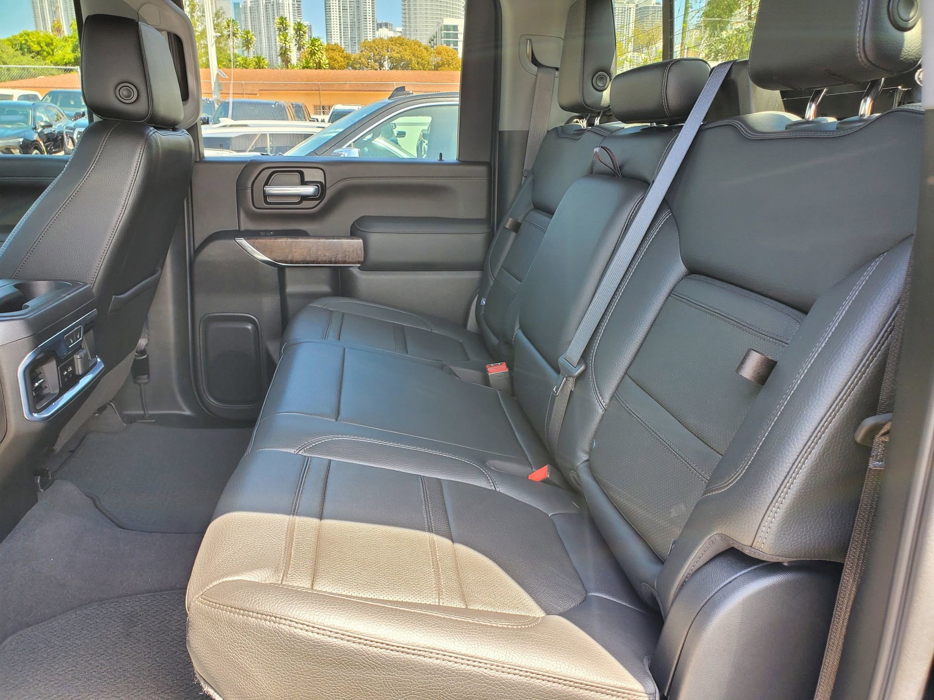 Used 2022 GMC Sierra 3500 Denali w/ Denali Ultimate Package image 11