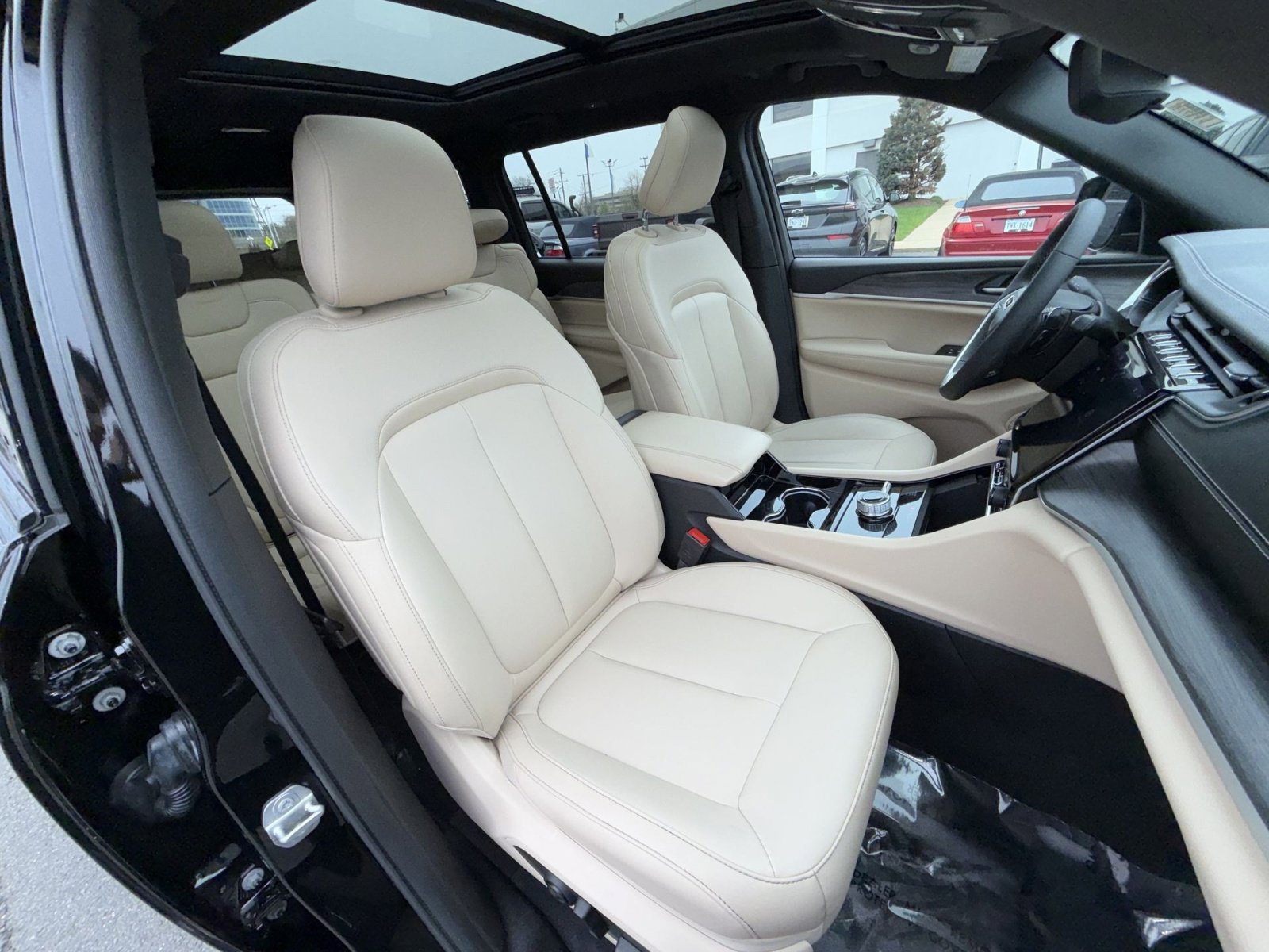 Used 2023 Jeep Grand Cherokee L Limited image 28