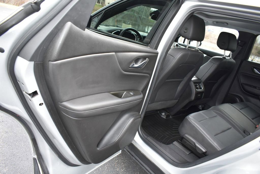 Used 2022 Chevrolet Blazer LT AWD/4WD image 25