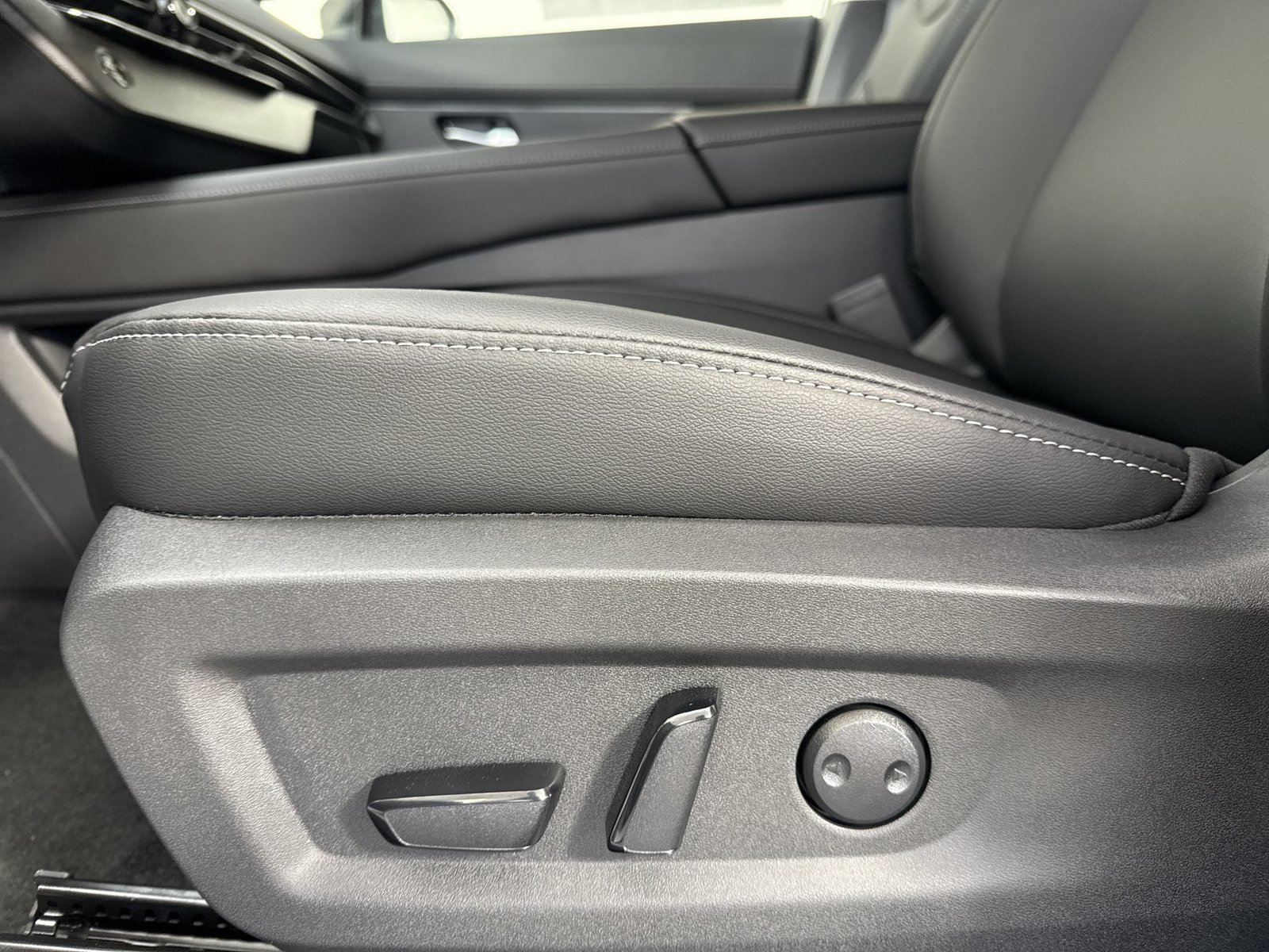 New 2026 Nissan Murano SV AWD/4WD image 21