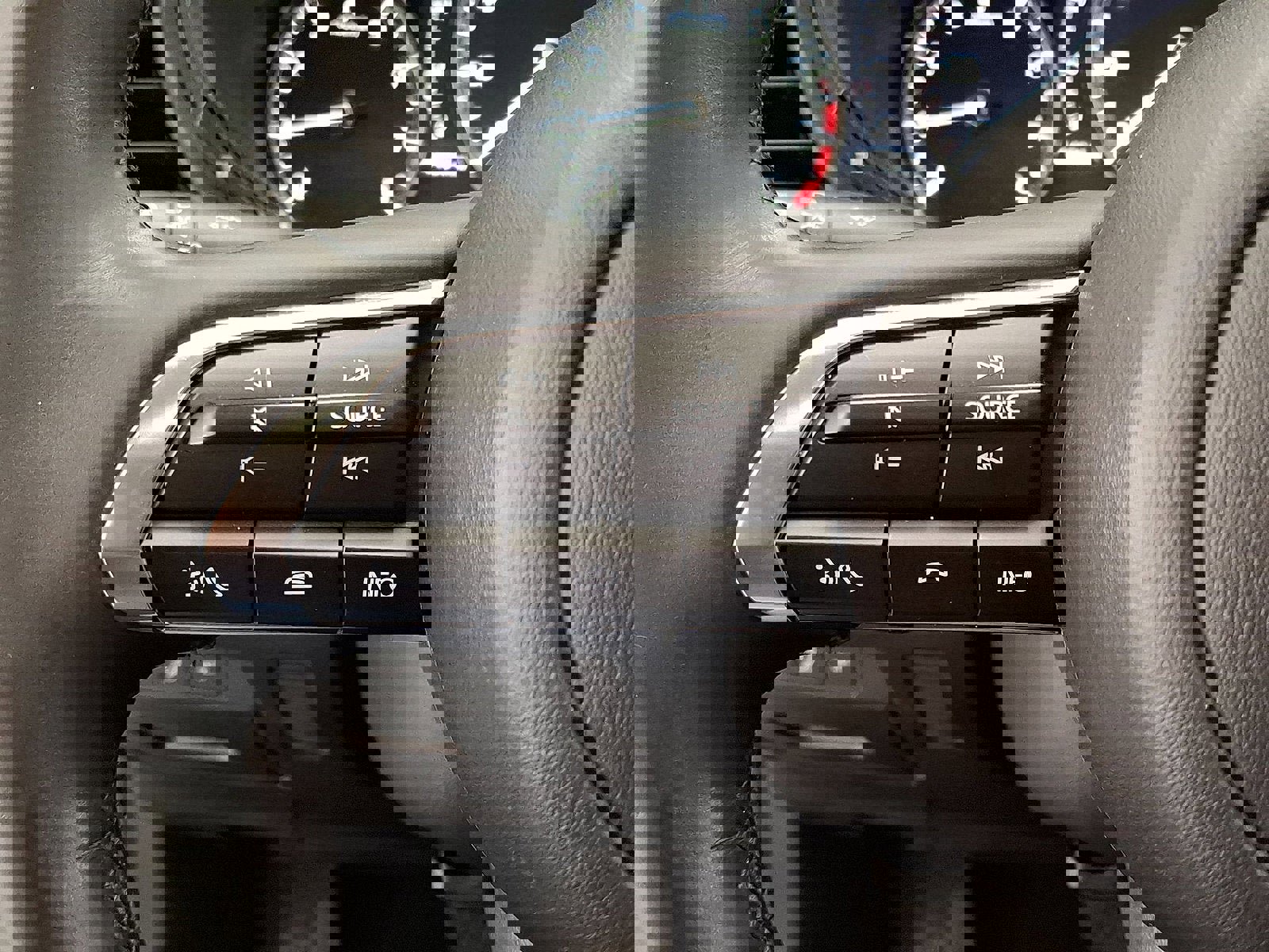 Used 2024 MAZDA CX-30 AWD 2.5 S w/ Premium Package image 17