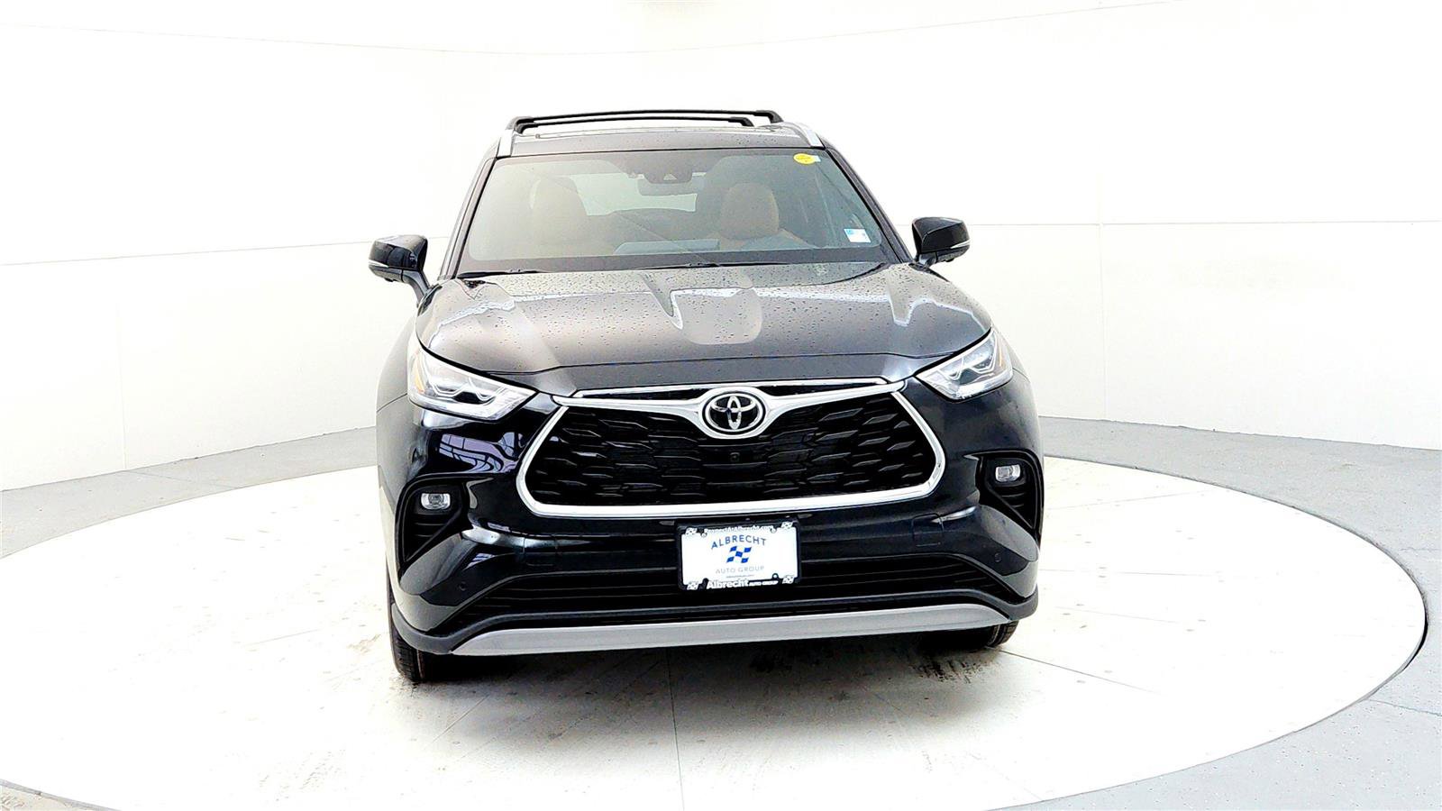 New 2026 Toyota Highlander Platinum image 8